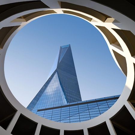So/ Uptown Dubai Hotel Buitenkant foto The building's distinctive triangular shape