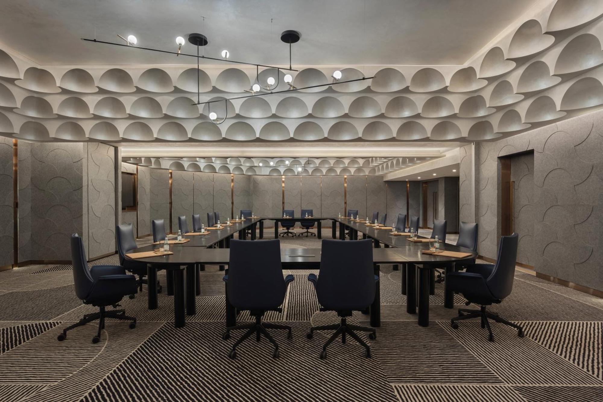 So/ Uptown Dubai Hotel Buitenkant foto The meeting room of the Federal Council