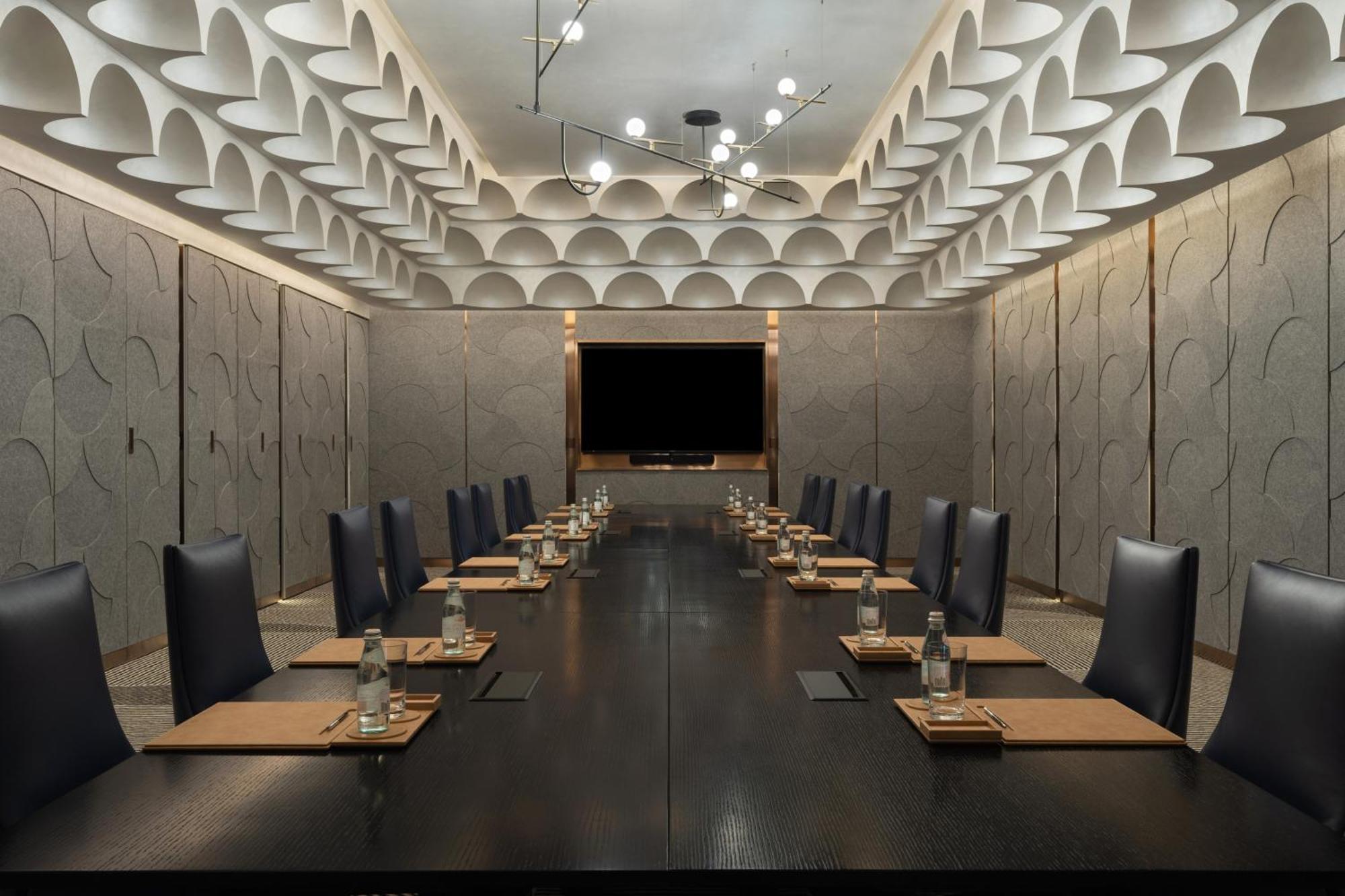 So/ Uptown Dubai Hotel Buitenkant foto The meeting room