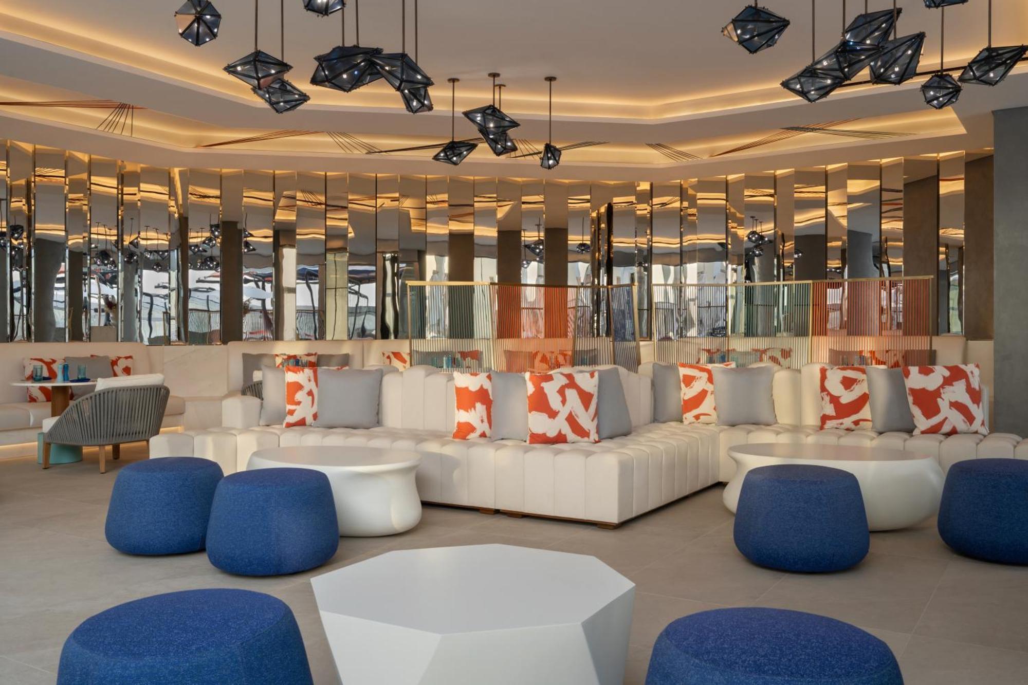 So/ Uptown Dubai Hotel Buitenkant foto The lounge at the airport