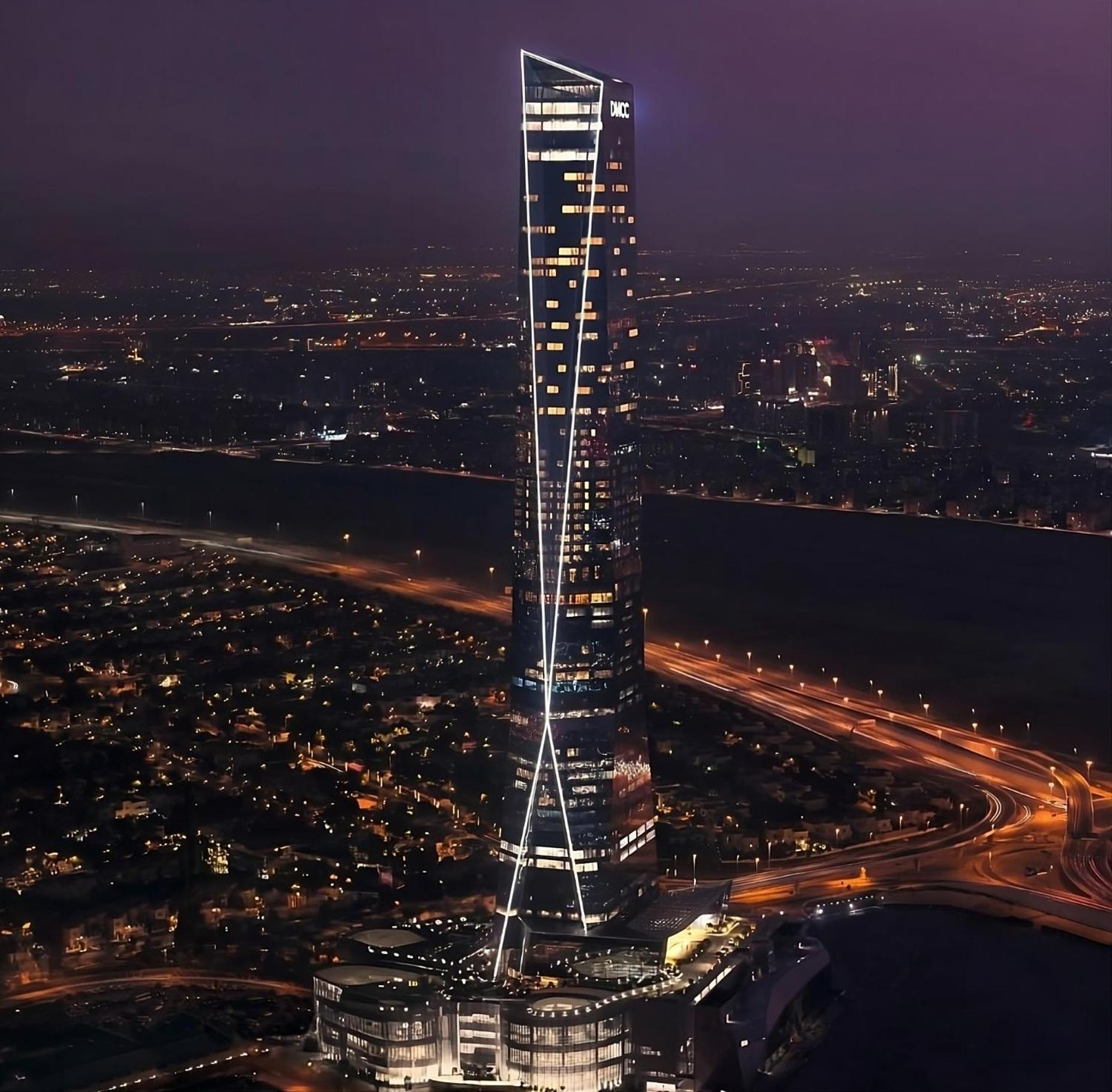 So/ Uptown Dubai Hotel Buitenkant foto The proposed tower at night